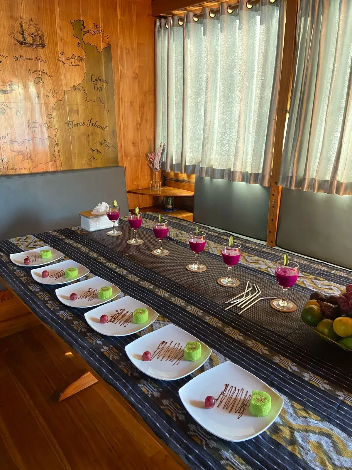 Deluxe Boat Sharing Trip Gallery Image 10