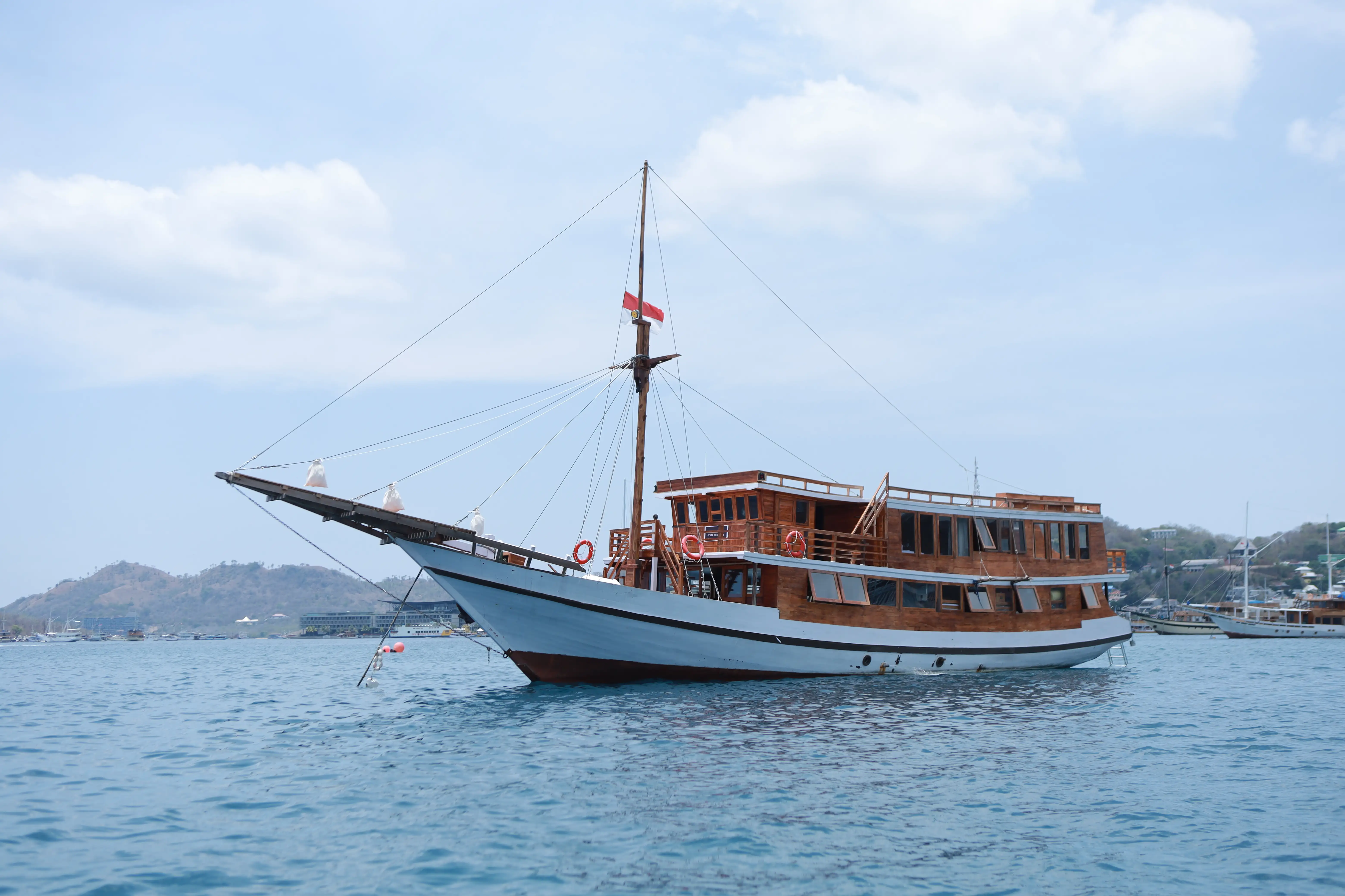 Luxury Pinisi Sharing Trip - Komodo Sailing Trip