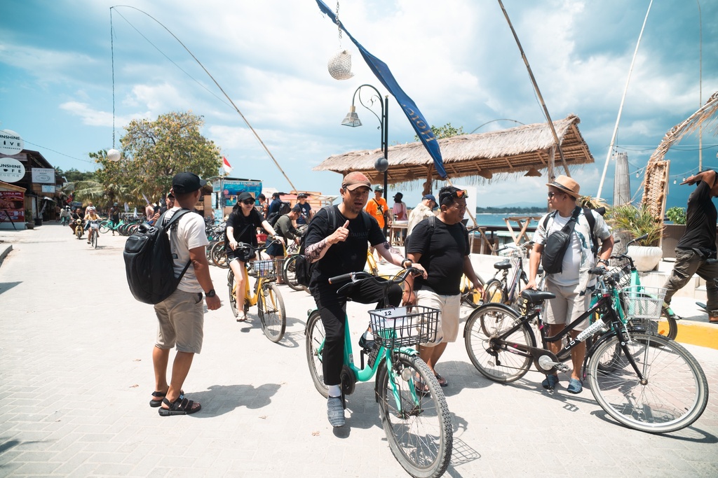 2D1N PINK BEACH - GILI TRAWANGAN